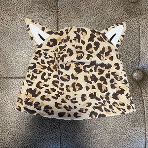 3 to 6 month leopard hat w ears